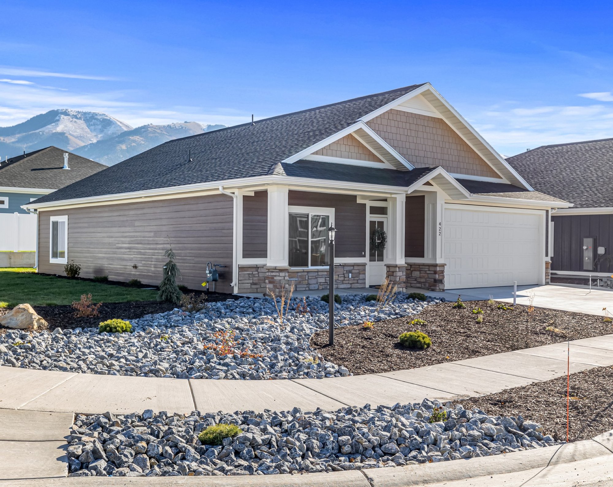 Cultured stone wainscot on front elevation